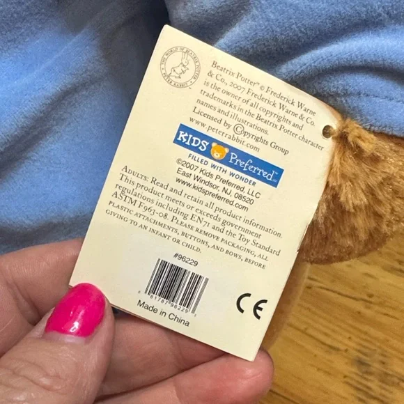 Easter Peter Rabbit Beatrix Potter 2008 32” Tall NWT - Picture 10 of 11